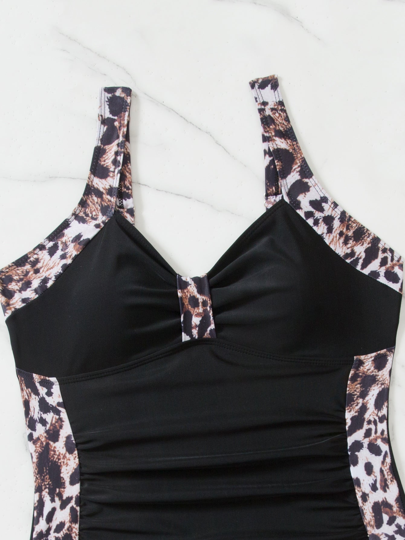 Blanche | Maillot de bain une pièce imprimé léopard